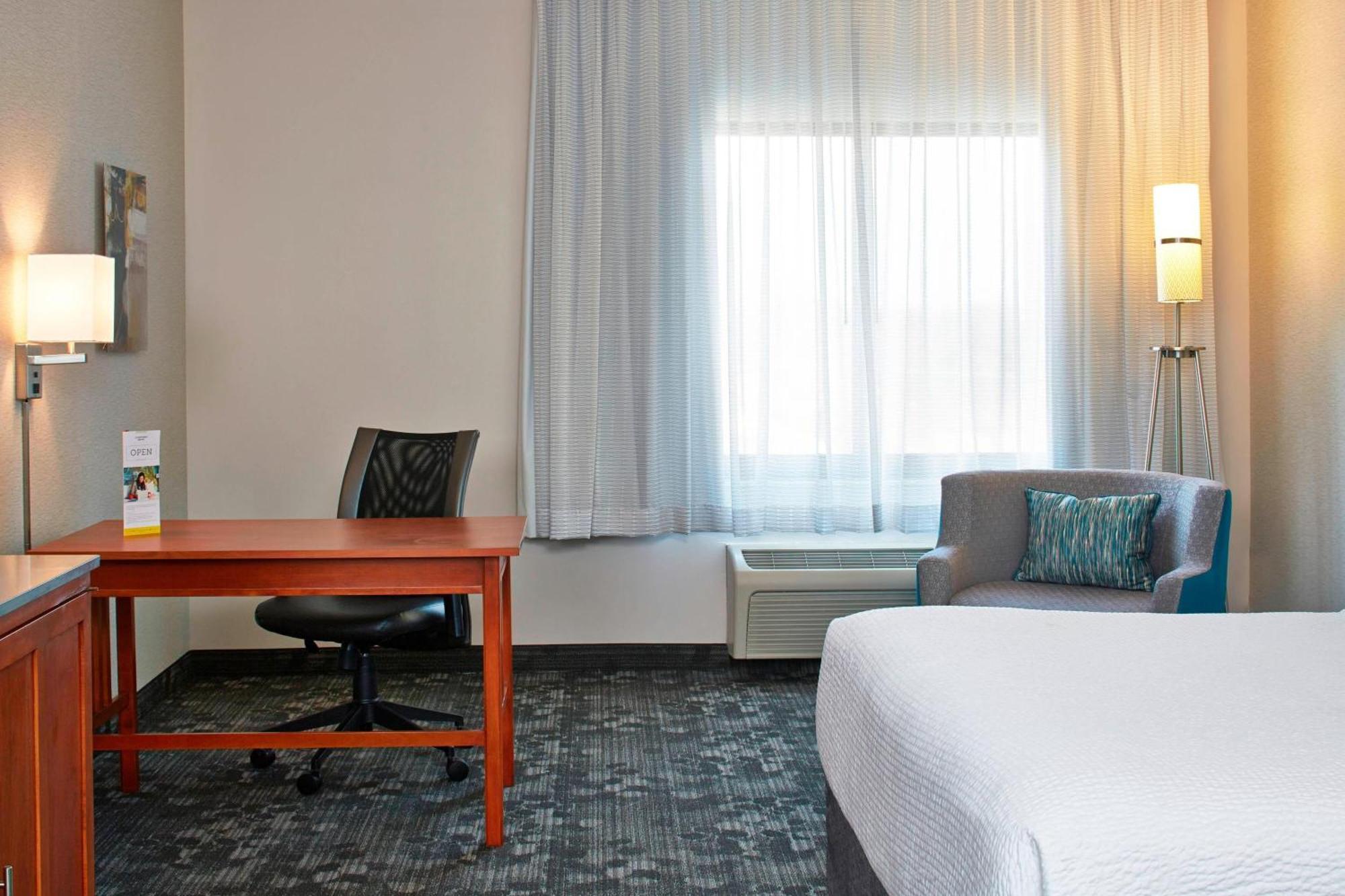 คอร์ตยาร์ด บลูมิงตัน บาย มอลล์ ออฟ อเมริกา Hotel บลูมมิงตัน ภายนอก รูปภาพ